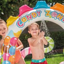 Cukorkás-nyalókás pancsoló medence