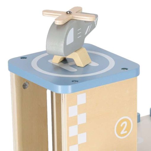 Fa garázs, többszintes parkolóház, benzinkút