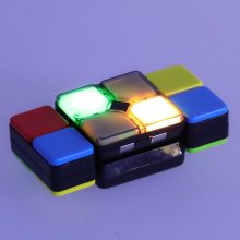 Árkád játék LED logikai kockával