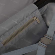 Gyermek utazóbőrönd kerekeken, kézipoggyász motorkerékpárhoz