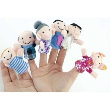 Plüss Kézi Bábok Ujjbábok Család 6 Db
